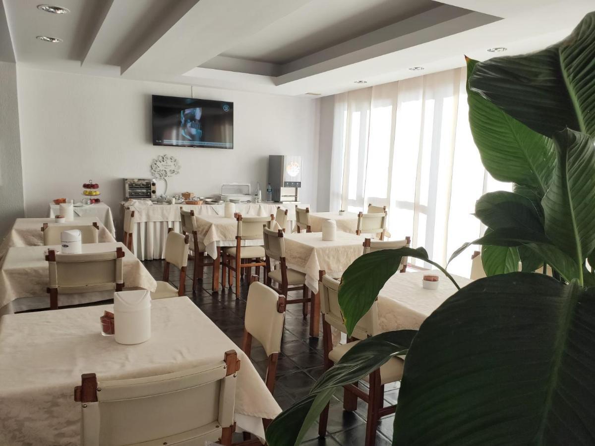 Hotel Galant Венария-Реале Экстерьер фото