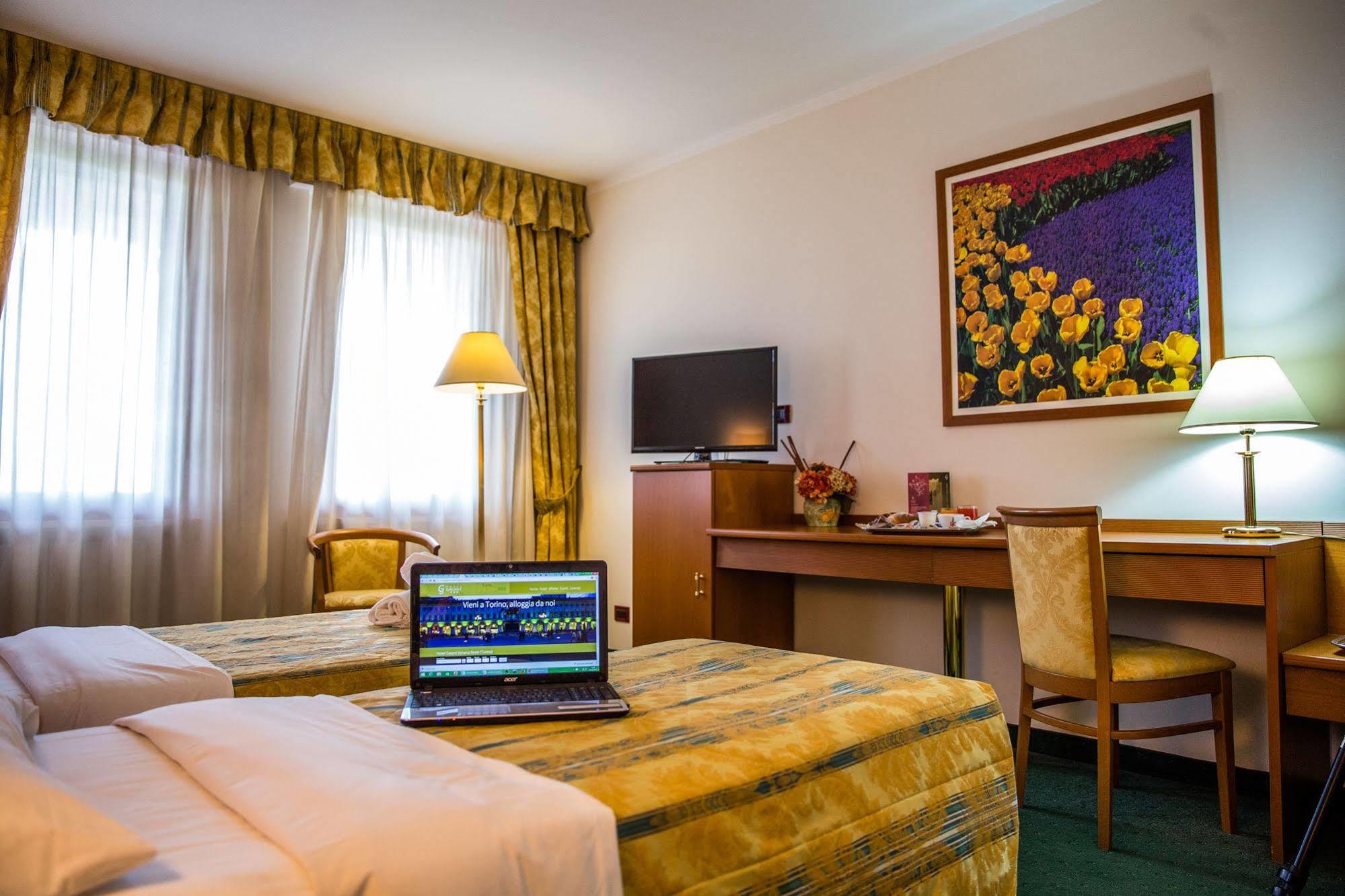Hotel Galant Венария-Реале Экстерьер фото